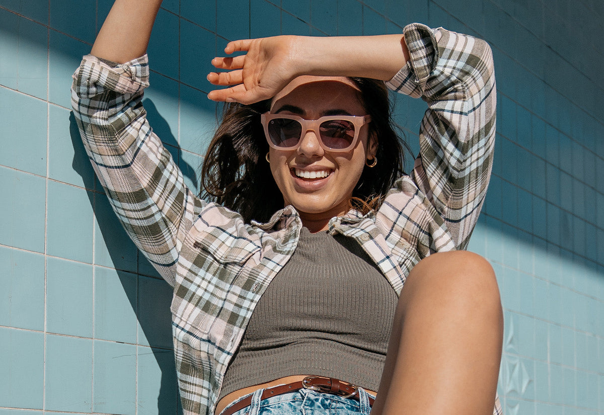 Sunglasses with Vintage Rose Frames and Polarized Smoke Gradient Lenses, Model